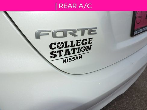 Used 2022 Kia Forte GT-Line w/ GT-Line Premium Package FWD image 17