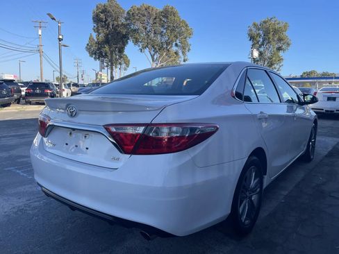 Used 2017 Toyota Camry SE FWD image 5