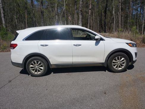 Used 2017 Kia Sorento LX image 20