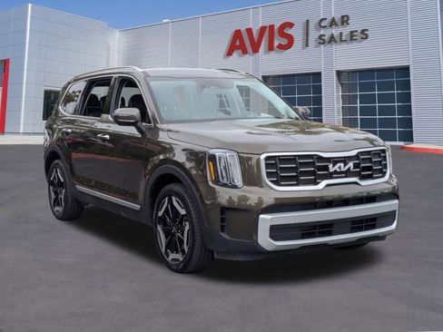 Used 2025 Kia Telluride S AWD/4WD image 3