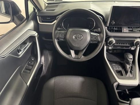 Used 2025 Toyota RAV4 XLE AWD/4WD image 54