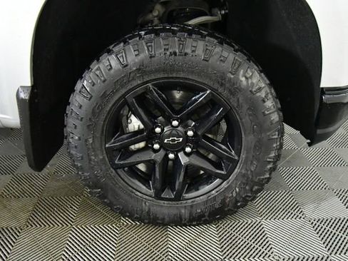 Used 2019 Chevrolet Silverado 1500 LT Trail Boss image 17