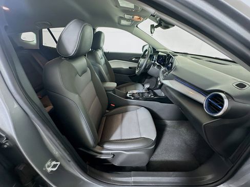 Used 2025 Chevrolet Trax LT w/ LT Convenience Package image 30