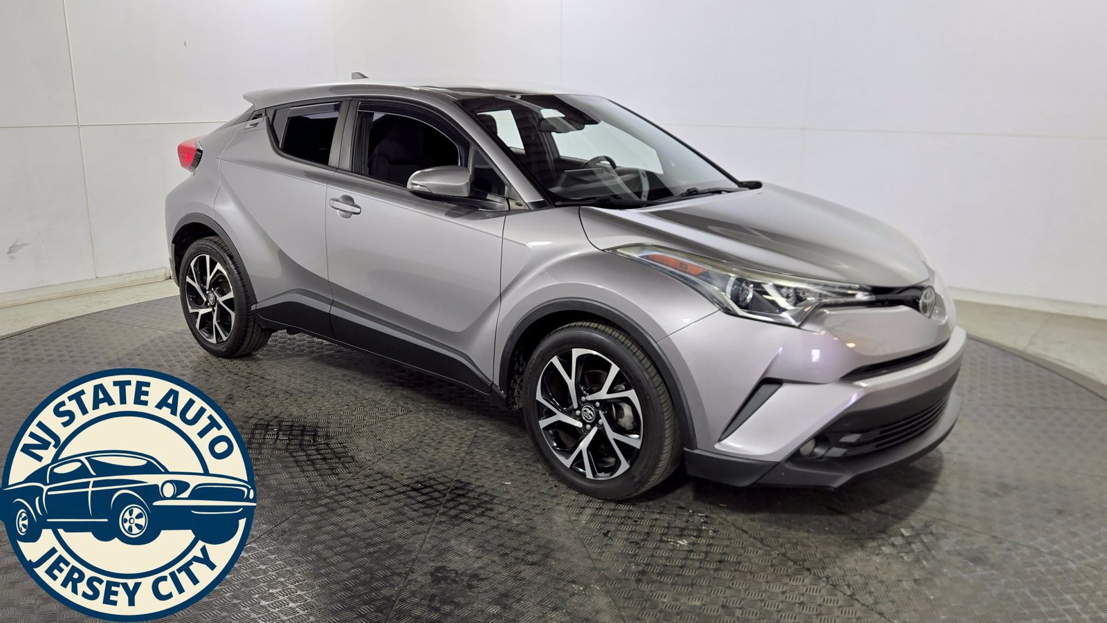 Used 2018 Toyota C-HR XLE FWD image 9