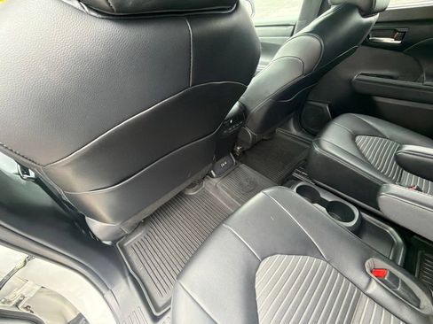 Used 2022 Toyota Highlander XSE AWD/4WD image 52