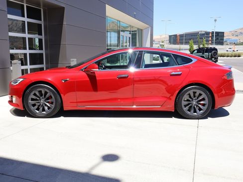 Used 2020 Tesla Model S Performance AWD/4WD image 9