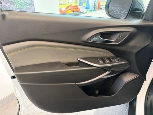 Used 2024 Chevrolet Trax ACTIV w/ Sunroof Package FWD image 16