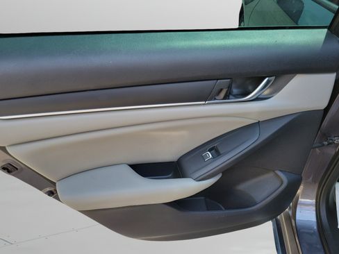 Used 2019 Honda Accord EX image 6