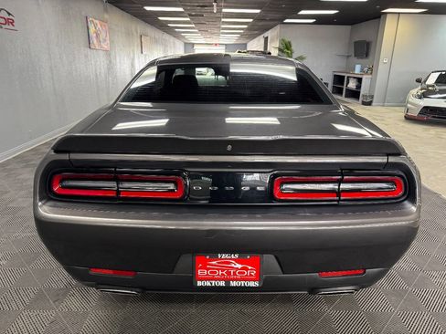 Used 2020 Dodge Challenger SXT image 13