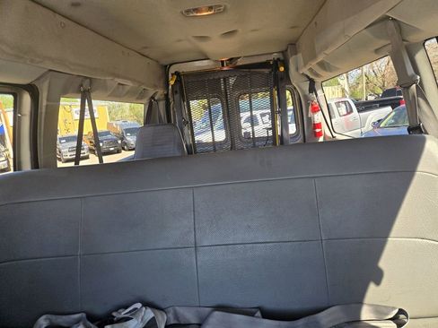 Used 2007 Ford E-350 and Econoline 350 XL RWD image 17