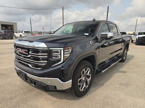 Used 2026 GMC Sierra 1500 SLT AWD/4WD image 7