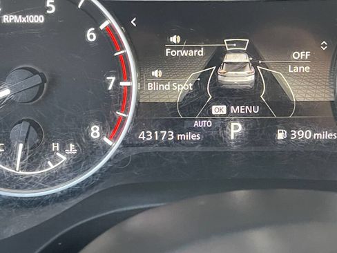 Used 2021 Nissan Rogue SV AWD/4WD image 3