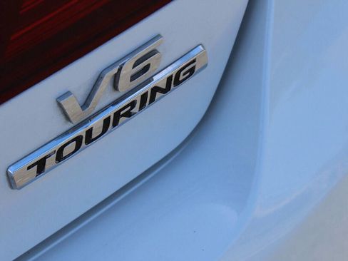 Used 2016 Honda Accord Touring image 28