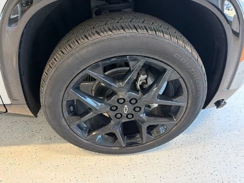 Used 2026 Chevrolet Traverse RS w/ LPO, Floor Liner Package AWD/4WD image 13