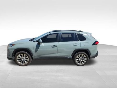 Used 2019 Toyota RAV4 XLE Premium FWD image 6