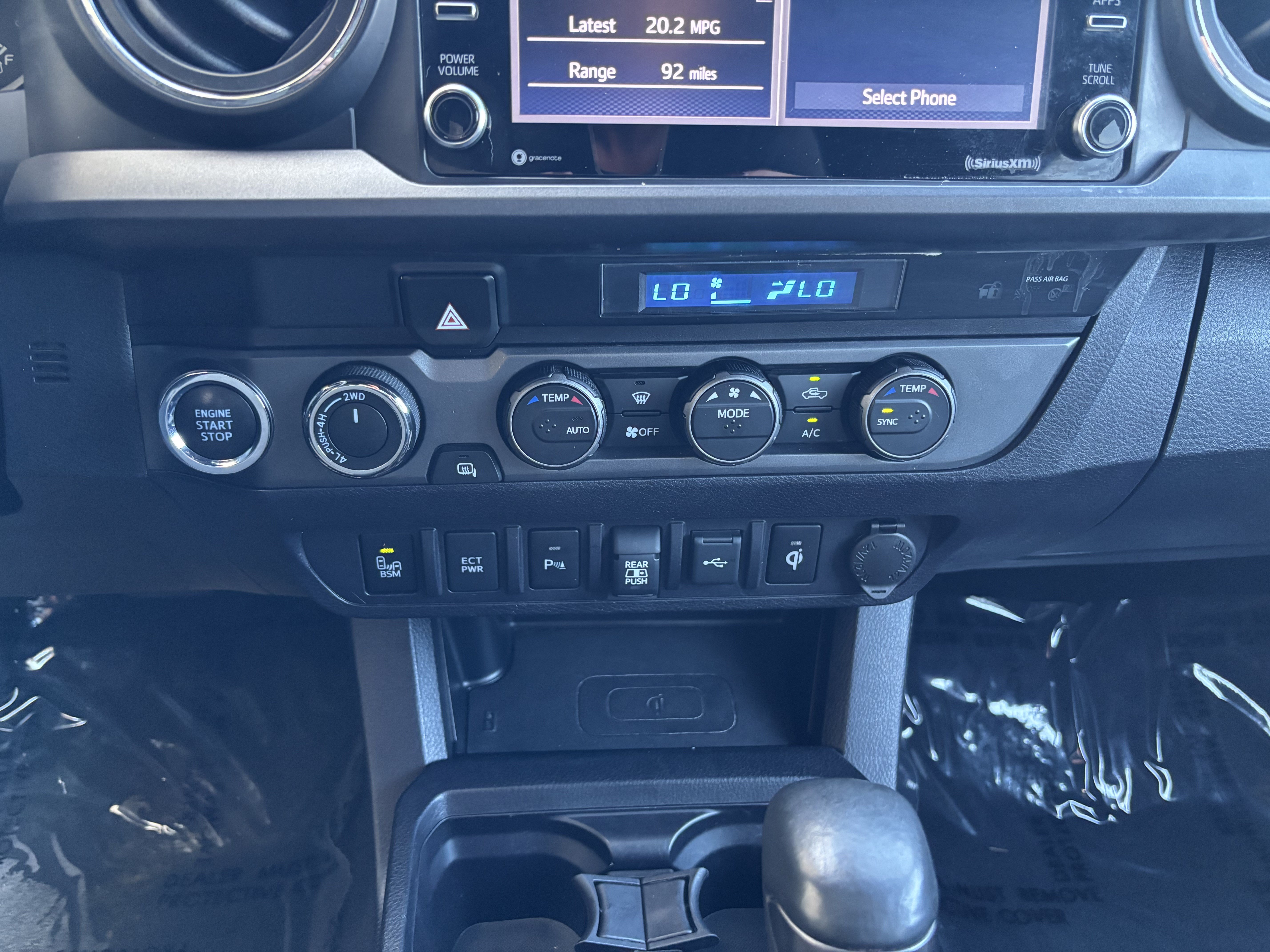 Used 2021 Toyota Tacoma TRD Off-Road w/ Technology Package AWD/4WD image 19