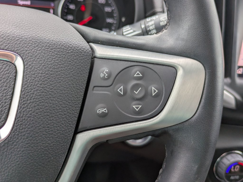 Used 2023 GMC Terrain SLT w/ Infotainment Package II FWD image 16
