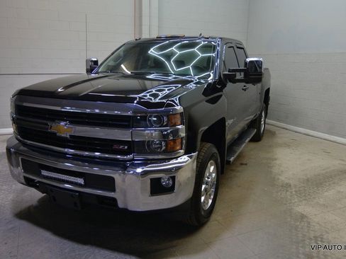 Used 2015 Chevrolet Silverado 2500 LT w/ LT Convenience Package AWD/4WD image 17
