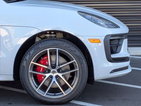 Certified 2025 Porsche Macan S AWD/4WD image 11