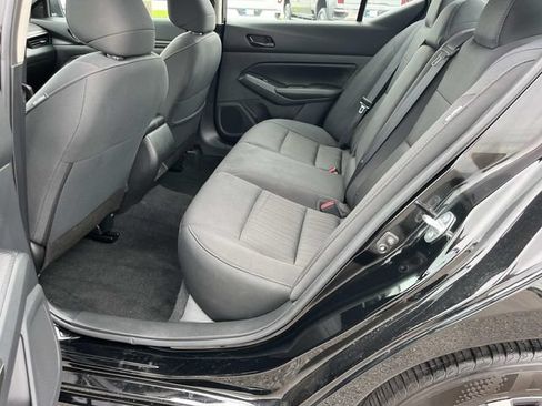 Used 2025 Nissan Altima 2.5 SV FWD image 17