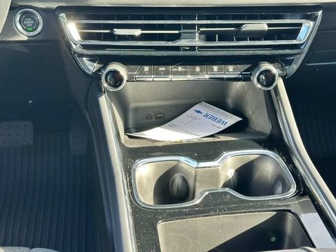 New 2026 Chevrolet Traverse LT w/ LPO, Floor Liner Package FWD image 9