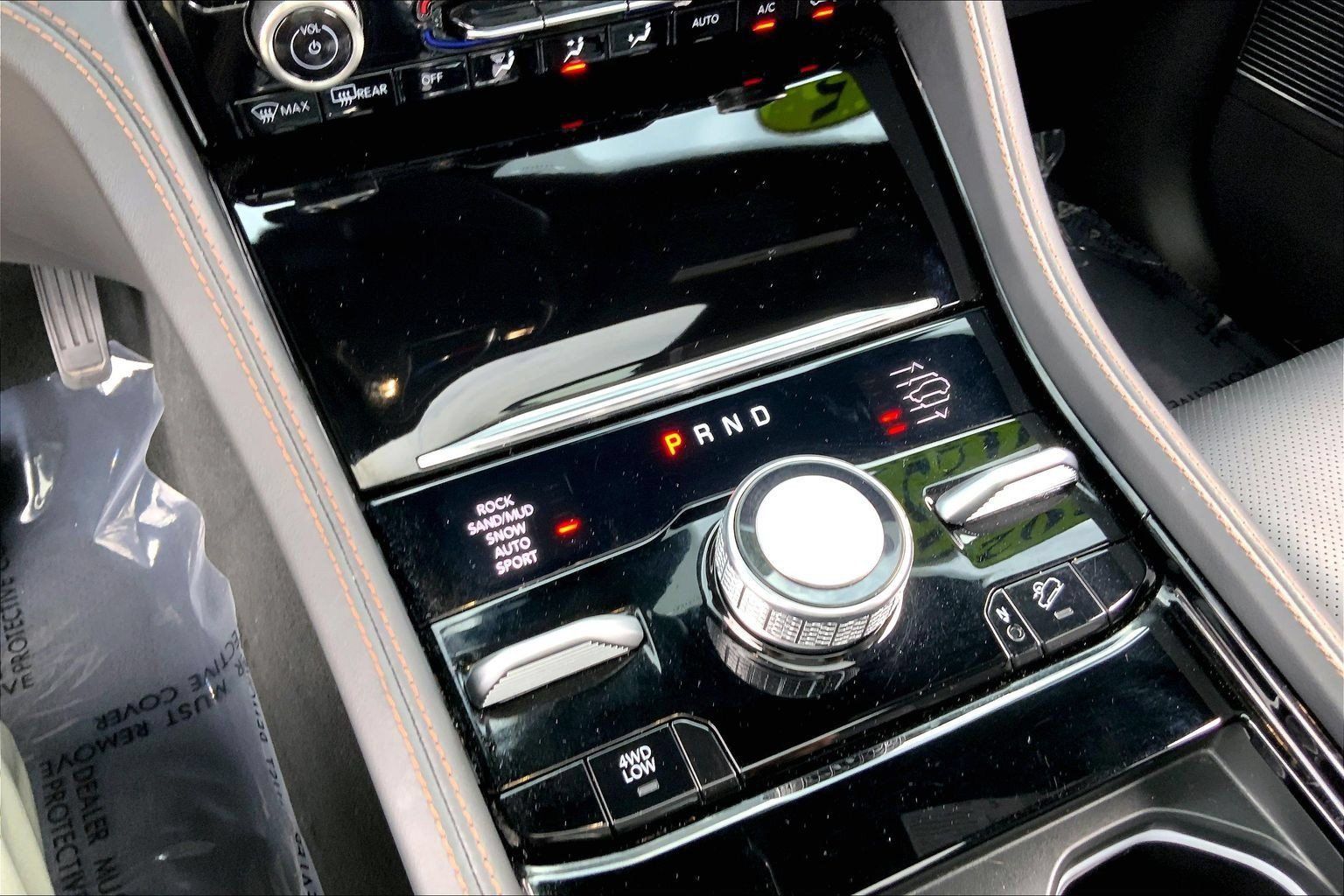 Certified 2025 Jeep Grand Cherokee L Summit AWD/4WD image 16