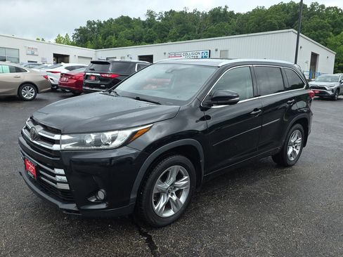Used 2018 Toyota Highlander Limited AWD/4WD image 4