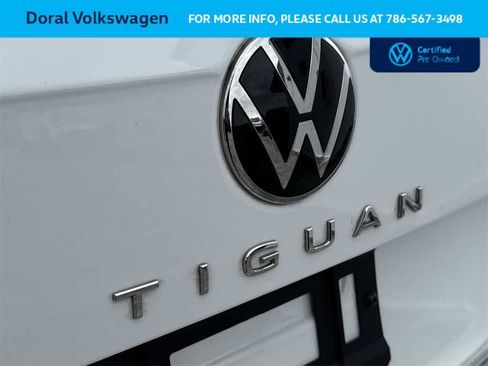 Certified 2024 Volkswagen Tiguan SE w/ Panoramic Sunroof Package image 11