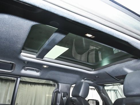 Used 2021 Land Rover Defender 110 X-Dynamic SE image 53