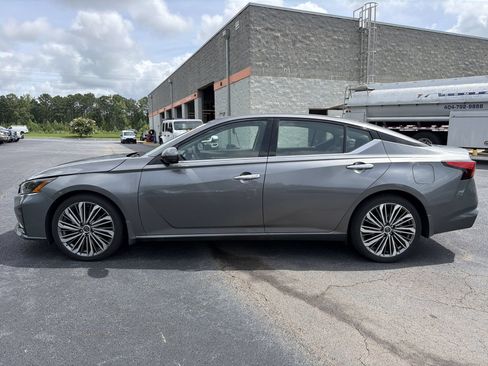 Used 2023 Nissan Altima 2.5 SL FWD image 15