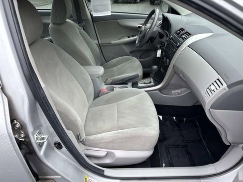 Used 2010 Toyota Corolla LE FWD image 9