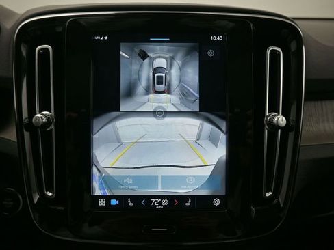 Used 2024 Volvo XC40 B5 Plus image 20