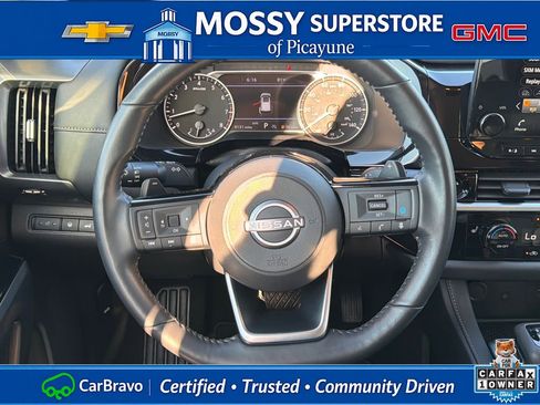 Certified 2025 Nissan Pathfinder SL w/ Cargo Package AWD/4WD image 18