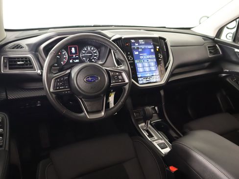Used 2023 Subaru Ascent Premium image 2