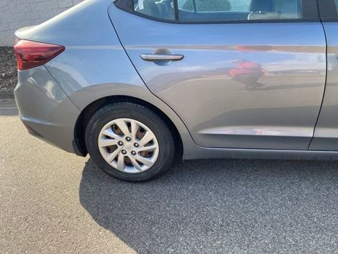 Used 2019 Hyundai Elantra SE image 23