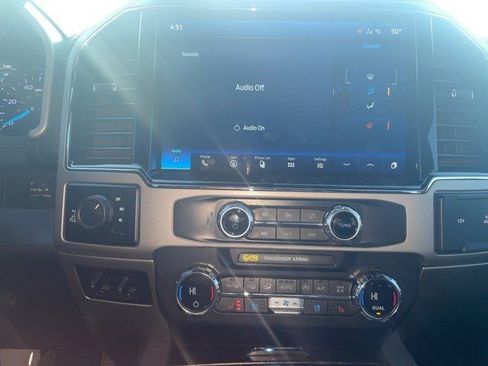 Used 2022 Ford F250 Lariat w/ Black Appearance Package image 7