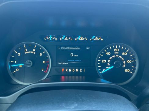 Used 2015 Ford F150 XLT w/ Equipment Group 301A Mid AWD/4WD image 22