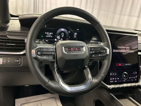 Used 2025 GMC Acadia Elevation image 15