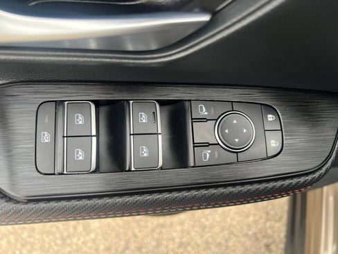 Certified 2025 Nissan Kicks SR AWD/4WD image 52