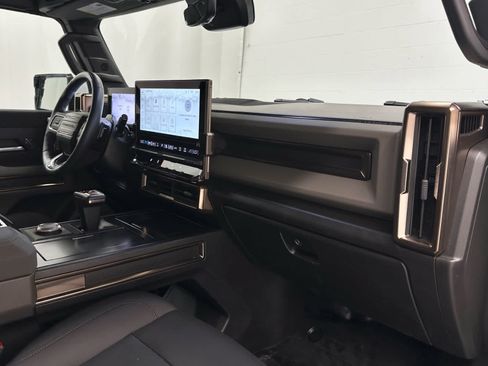 Used 2024 GMC Hummer EV 3X AWD/4WD image 17