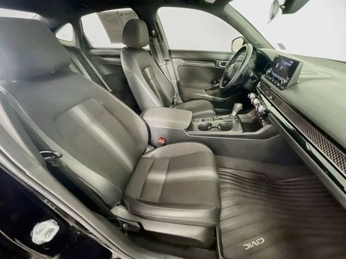 Used 2025 Honda Civic Sport image 26