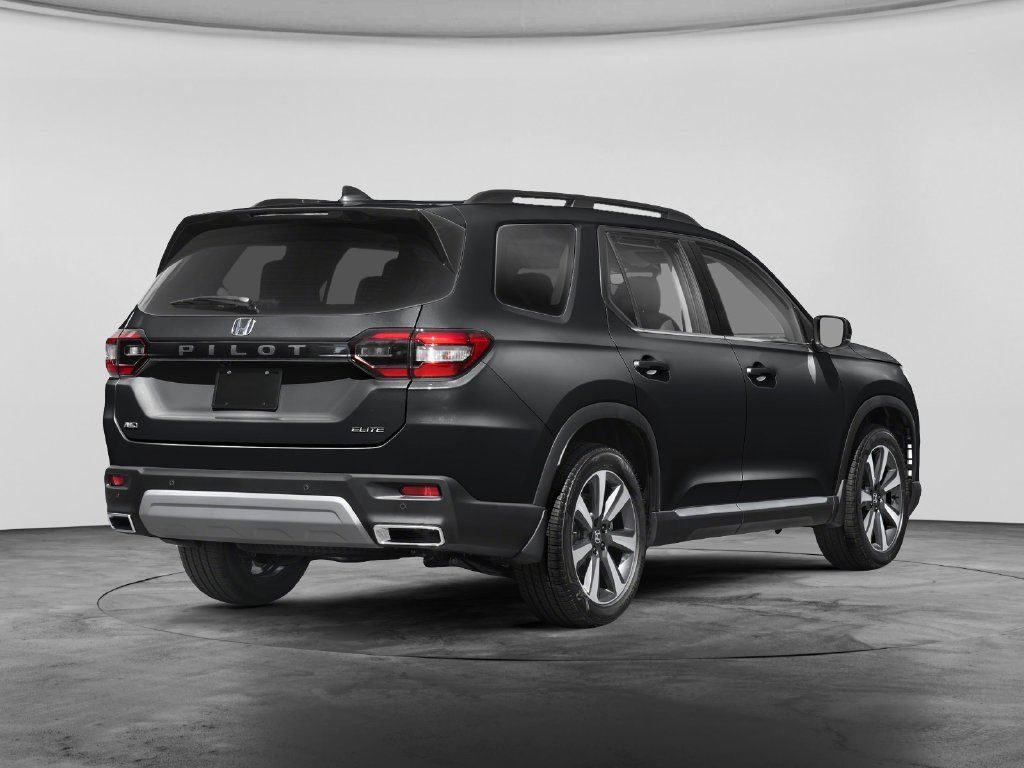 Used 2023 Honda Pilot Elite image 2