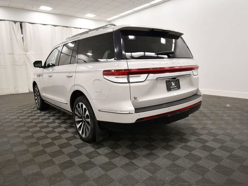 Used 2023 Lincoln Navigator Reserve w/ Equipment Group 201A AWD/4WD image 4