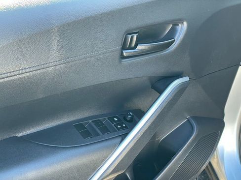 Used 2023 Toyota Corolla Cross LE w/ Moonroof Package image 11