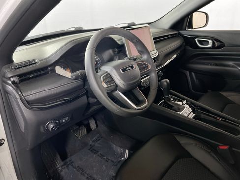 Used 2022 Jeep Compass Latitude AWD/4WD image 9