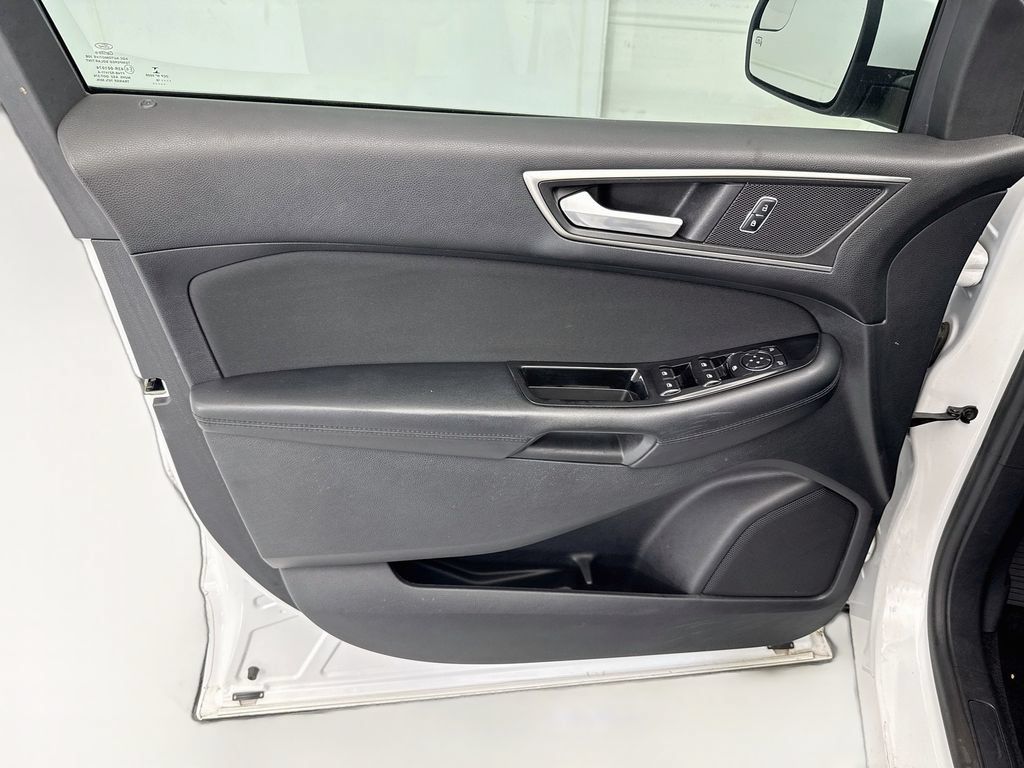 Used 2016 Ford Edge SEL FWD image 22