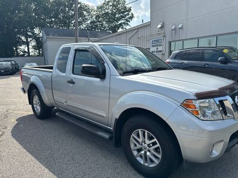 Used 2014 Nissan Frontier SV RWD image 7