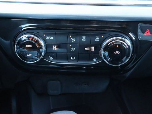 New 2026 Chevrolet Trax LT w/ LT Convenience Package FWD image 14