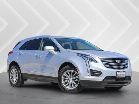Used 2018 Cadillac XT5 Luxury w/ Driver Awareness Package FWD image 1