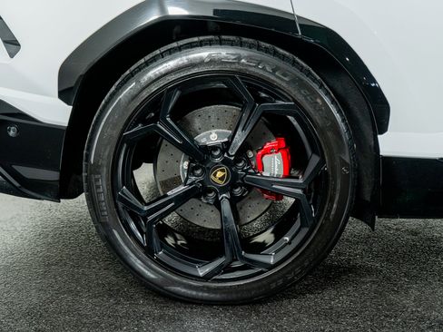 Used 2020 Lamborghini Urus image 8
